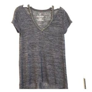 V-neck Juicy Couture short sleeve shirt